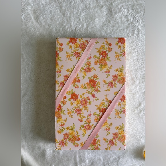 House of CB Gift Box - Picture 2 of 15